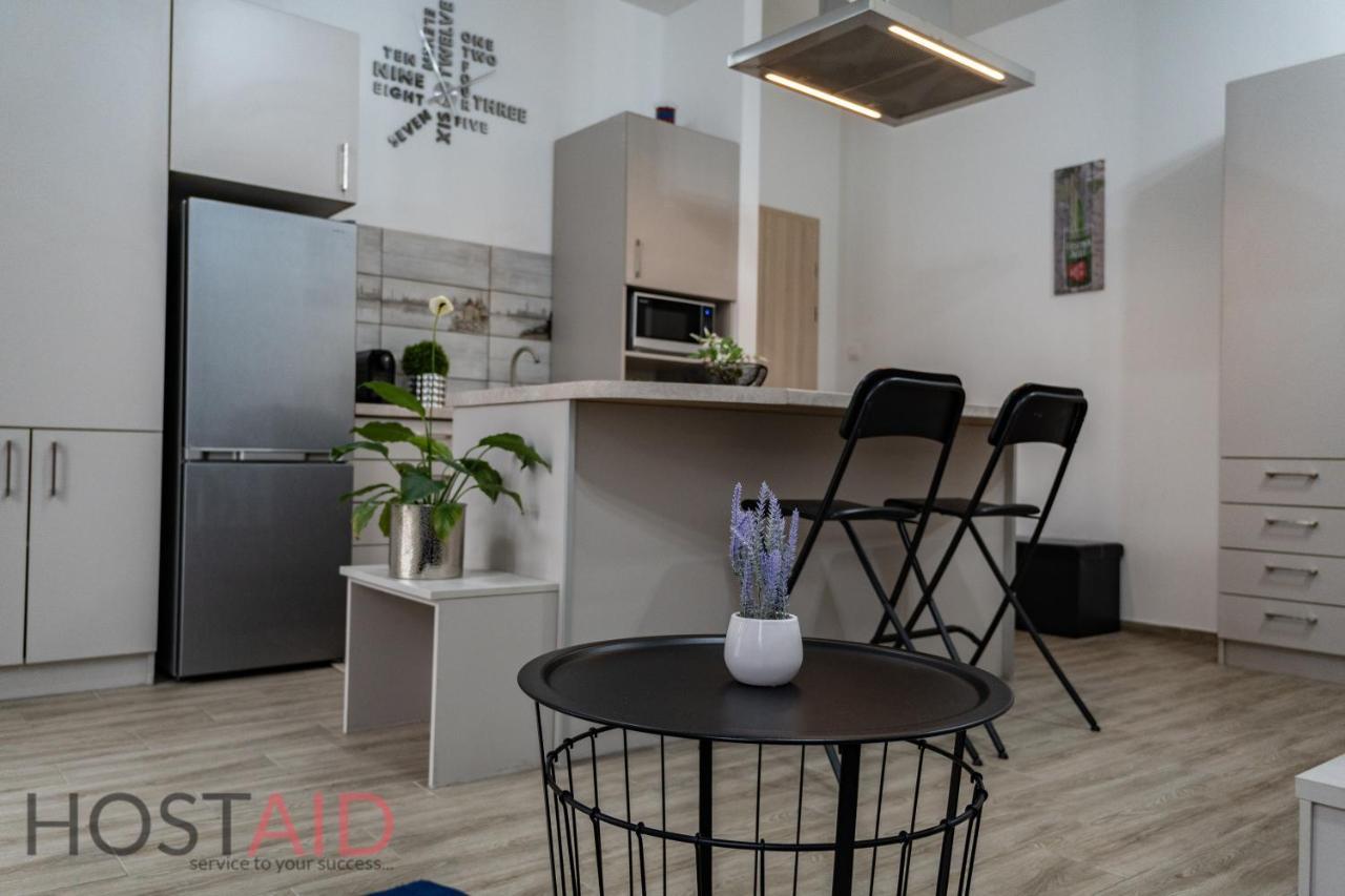 B17 Apartment - Hostaid Budapest Ngoại thất bức ảnh