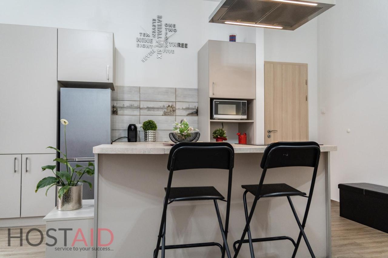 B17 Apartment - Hostaid Budapest Ngoại thất bức ảnh